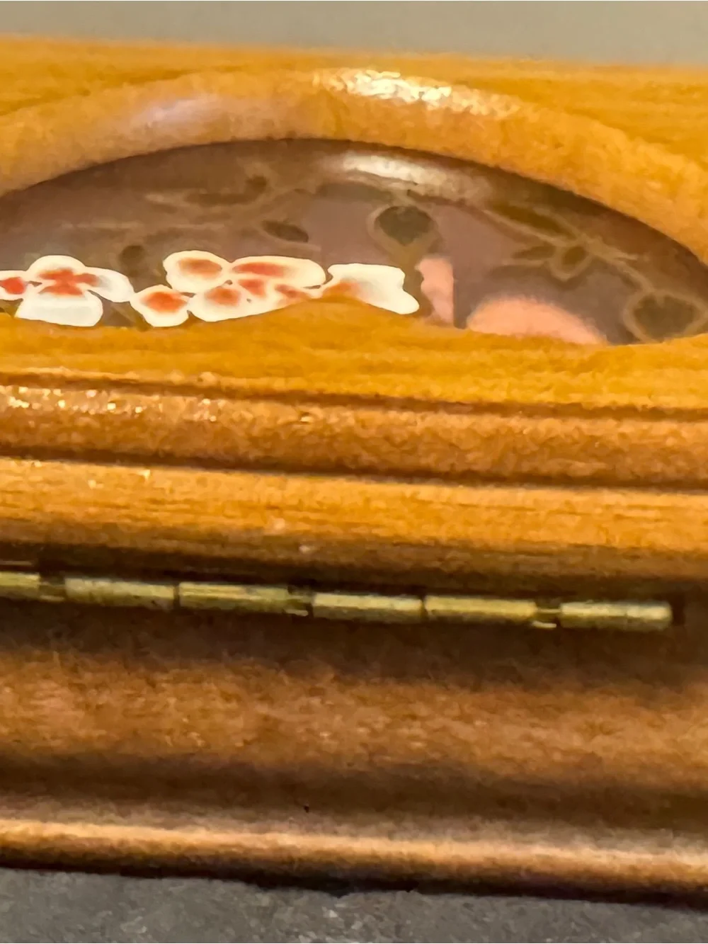 Vtg 90’s Wooden Jewelry Box with Pink Velvet Interior & Heart Glass Embossed Lid